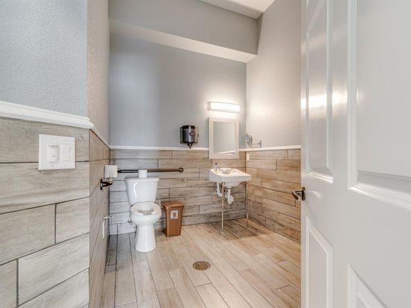 525 E Main St, Midlothian, TX 76065